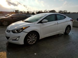 Hyundai Elantra SE 1.8L 4 2015