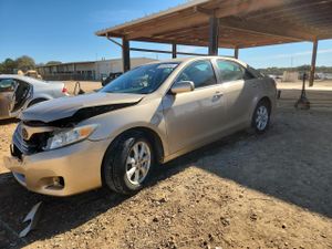 Toyota Camry BASE 2.5L 4 2011
