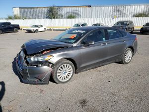 Ford Fusion SE HYBRID 2.0L 4 2013