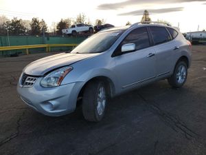 Nissan Rogue S 2.5L 4 2013