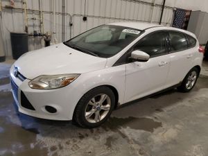 Ford Focus SE 2.0L 4 2013