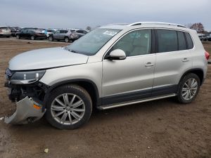 Volkswagen Tiguan S 2.0L 4 2015