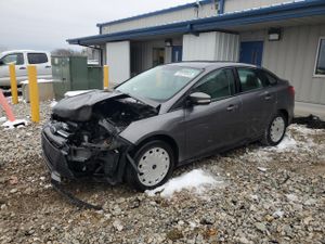 Ford Focus SE 2.0L 4 2013