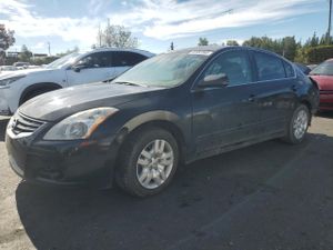 Nissan Altima BASE 2.5L 4 2011