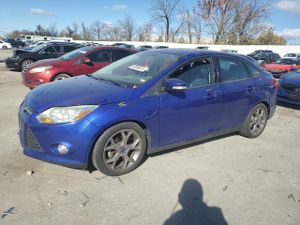 Ford Focus SE 2.0L 4 2014
