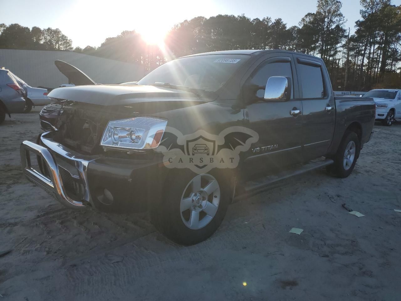 Nissan Titan XE 5.6L 8 2005