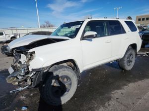 Toyota 4Runner SR5 4.0L 6 2014