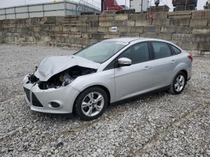 Ford Focus SE 2.0L 4 2013