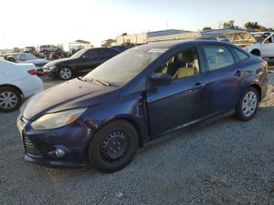 Ford Focus SE 2.0L 4 2012
