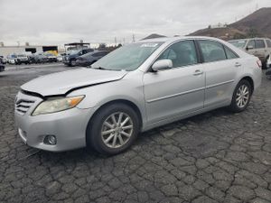 Toyota Camry BASE 2.5L 4 2011