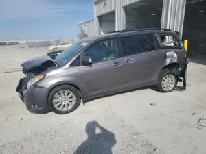 Toyota Sienna XLE 3.5L 6 2015