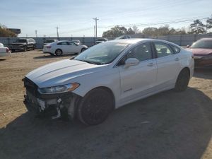 Ford Fusion SE HYBRID 2.0L 4 2013