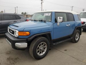 Toyota FJ Cruiser 4.0L 6 2012