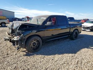 RAM 1500 ST 5.7L 8 2015