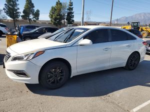 Hyundai Sonata SE 2.4L 4 2015