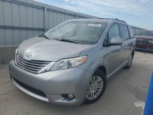 Toyota Sienna XLE 3.5L 6 2012