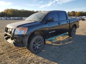 Nissan Titan S 5.6L 8 2015