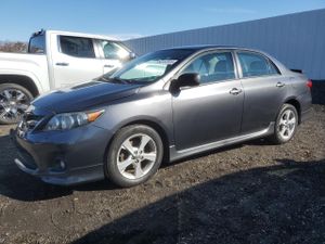 Toyota Corolla BASE 1.8L 4 2013