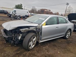 Volkswagen Passat SEL 1.8L 4 2015