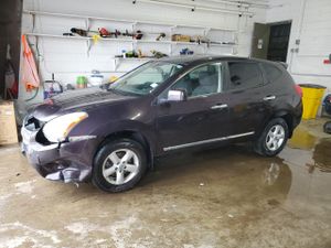 Nissan Rogue S 2.5L 4 2013