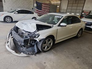 Volkswagen Passat SE 2 L 4 2015