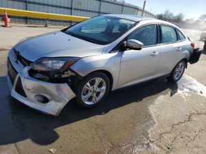 Ford Focus SE 2.0L 4 2014