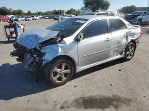 Toyota Corolla BASE 1.8L 4 2013