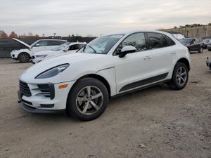 Porsche Macan 2.0L 4 2021
