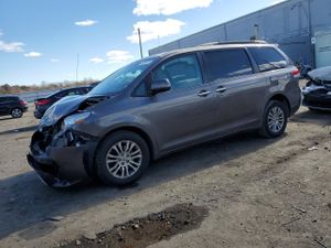 Toyota Sienna XLE 3.5L 6 2014