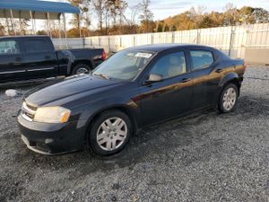 Dodge Avenger SE 2.4L 4 2013