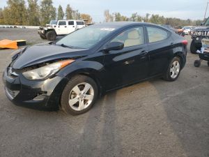 Hyundai Elantra GLS 1.8L 4 2013