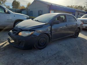 Toyota Corolla BASE 1.8L 4 2013
