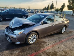 Toyota Camry LE 2.5L 4 2015