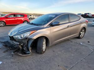 Hyundai Elantra GLS 1.8L 4 2013