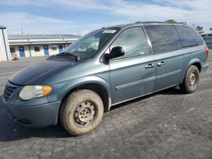 Chrysler Town & Country LX 3.3L 6 2006