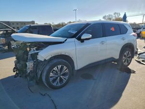 Nissan Rogue SV 2.5L 4 2021
