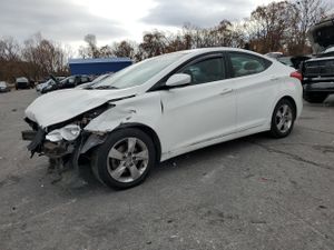 Hyundai Elantra GLS 1.8L 4 2013