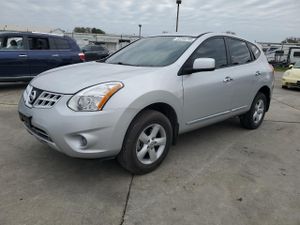 Nissan Rogue S 2.5L 4 2013