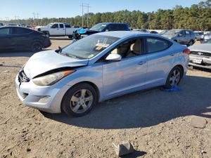 Hyundai Elantra GLS 1.8L 4 2013