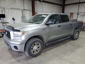 Toyota Tundra CREWMAX 5.7L 8 2008