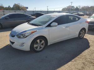 Hyundai Elantra GLS 1.8L 4 2013