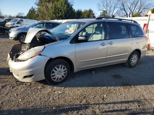Toyota Sienna CE 3.5L 6 2010