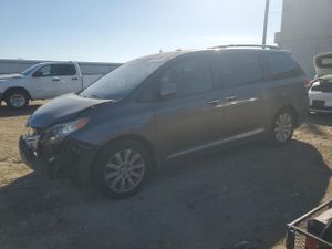 Toyota Sienna XLE 3.5L 6 2012