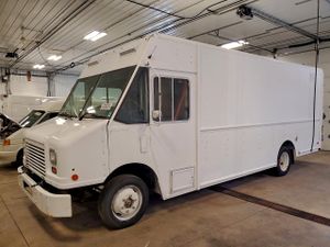 Freightliner Business Class M2 M LINE WALK-IN VAN 6.0L 8 2015