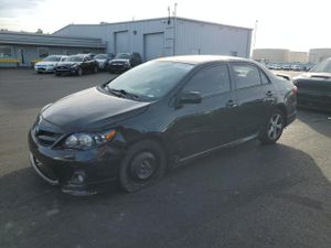 Toyota Corolla BASE 1.8L 4 2013
