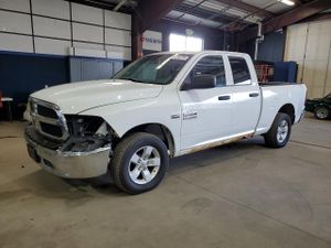 RAM 1500 ST 5.7L 8 2015