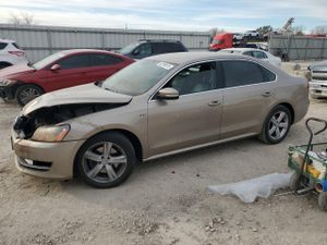 Volkswagen Passat S 1.8L 4 2015