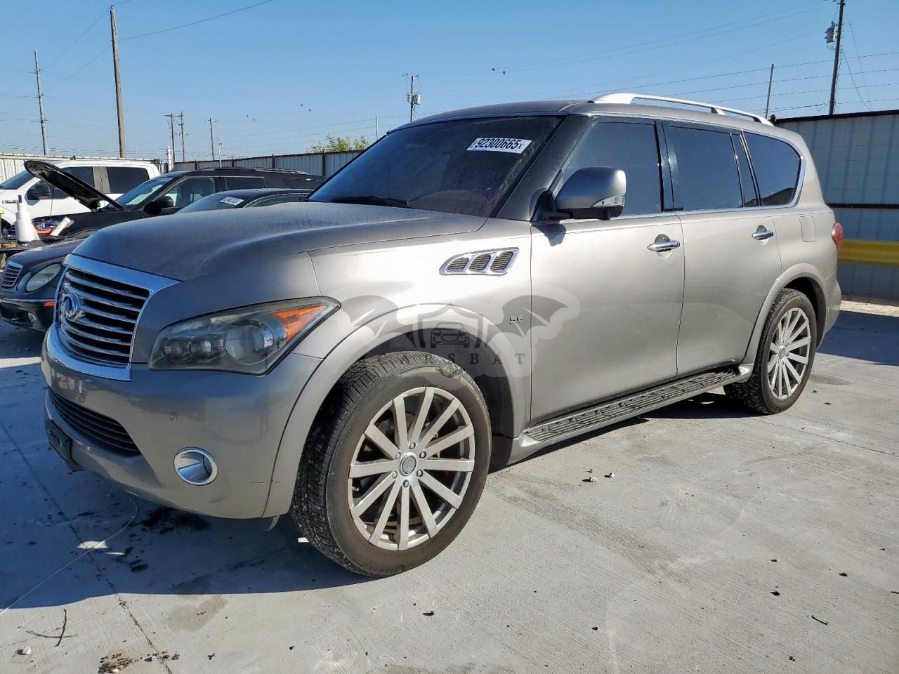 Infiniti QX80 5.6L 8 2014