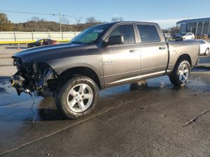 RAM 1500 ST 5.7L 8 2015