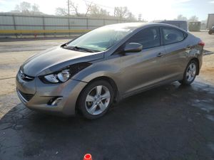 Hyundai Elantra GLS 1.8L 4 2013
